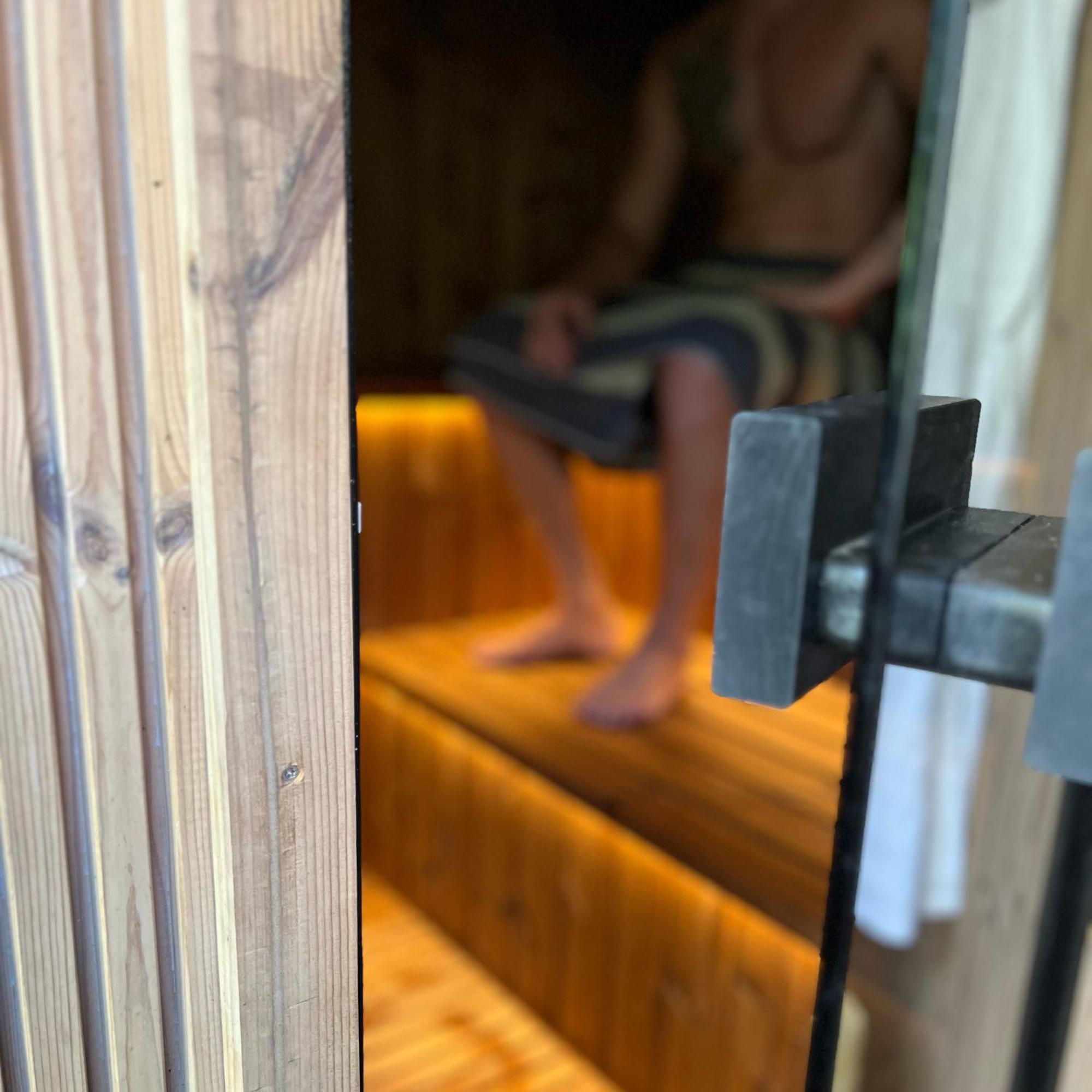 Tauberchalet I Boutique-Ferienhaus Mit Sauna, Whirlpool & Natur I 10Min Walk To Historic Old Town 罗滕堡 外观 照片